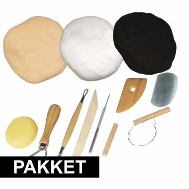 Boetseergereedschap pakket met basis kleuren boetseerklei